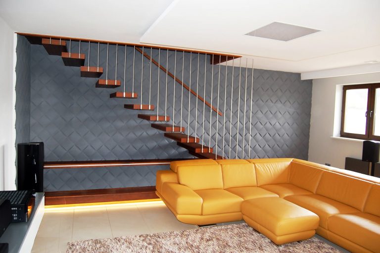 Nowoczesne schody drewniane: kombinacja stylu i funkcjonalności w twoim domu